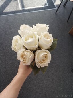 Bílá růže 🌹 na svatbu - 2