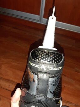 Prodám brankářské brusle Bauer Elite vel.7,5 - 2