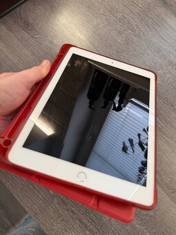 Apple iPad 6 gen - 2