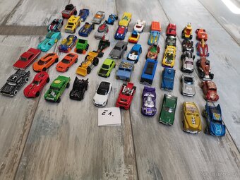 Autíčka HotWheels - 2