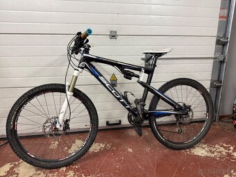 Scott Spark 30 | karbon | celoodpružené | Shimano XT | vel. - 2