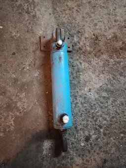Hydraulicky valec - 2