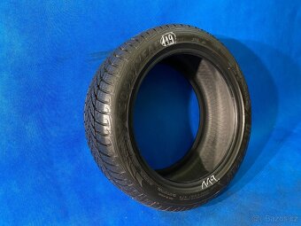 Zimní pneu VW 235/45/R17 Goodyear Ultra Grip Performance - 2