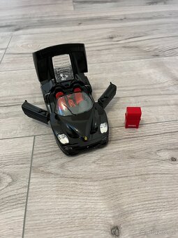 Bburago 1:24 sbírka 3x modelu aut lehce poškozené - 2