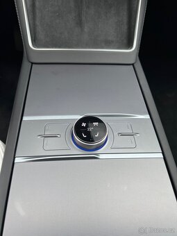 Sexy Knob na Tesla Y Juniper - 2