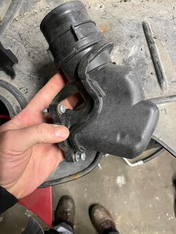 Sací příruba na turbo 1.2 tsi - 2