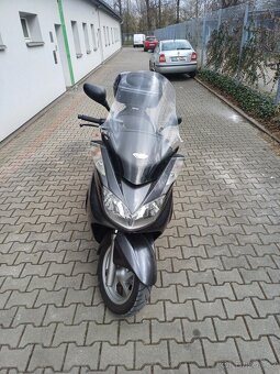 Skútr YAMAHA YP 400 MAJESTY - 2
