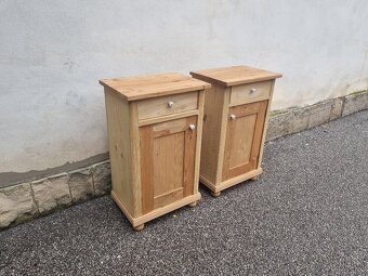 STARÉ PÁROVÉ NOČNÍ STOLKY PO RENOVACI - 2