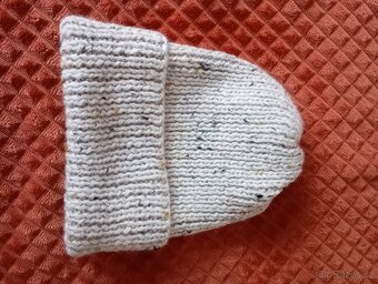 Dámská ručně pletená čepice - 2