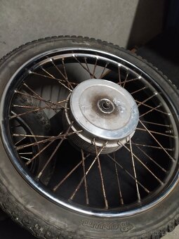 Původní kola včetně brzdových štítu ČZ - 2