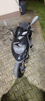 Piaggio Typhoon 125 - 2