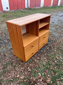 Dřevěná skříňka - 2