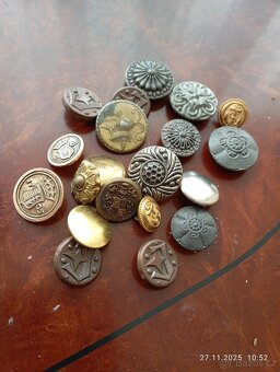 Knoflíky staré - 2