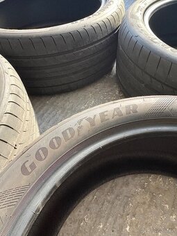 Goodyear Eagle F1 265/40 R20 - 2