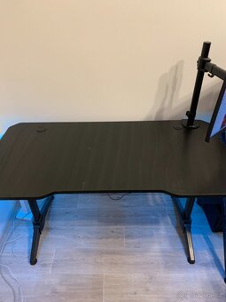 Prodám herní stůl Rapture TEMPLE 200 černý - 2