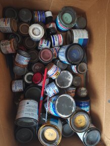 Barvy po modeláři. - 2