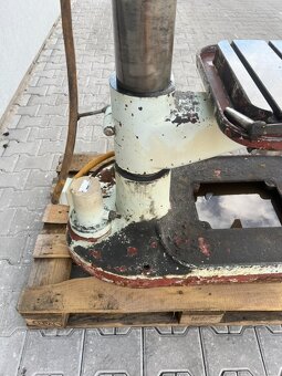 138. Sloupová vrtačka VS 32A - 2