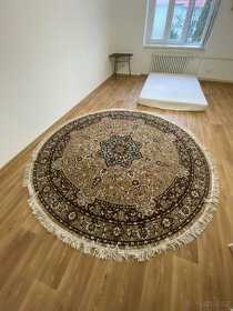 Kulatý “perský” koberec - 2