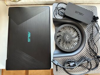 Herní notebook Asus X570Z - 2