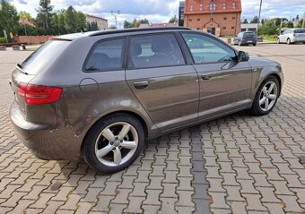 Audi A3 2.0 TDI Sportback DPF S tronic S line Sportpaket - 2