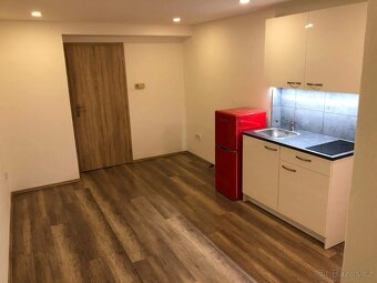1+kk Olomouc Zeyerova 26m2, bez RK , cena 8500,- Kč - 2