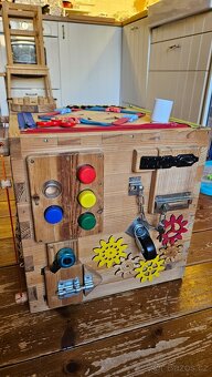 Activity board - Dřevěná bedna, Desky pro prcky - 2