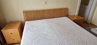 Manželská postel a noční stolky - 2