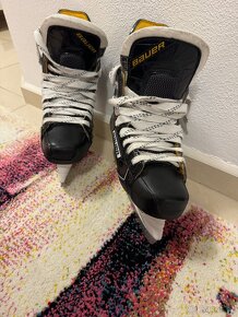 Prodám brusle Bauer Supreme S180 JR, velikost 1/EE, EUR 33,5 - 2