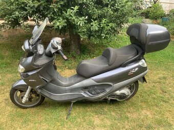 Skútr Piaggio Evolution 500 - 2