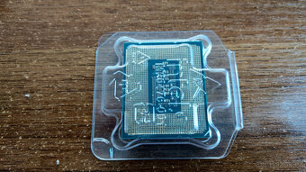 Intel Core i7-12700K (12C/20T) - 2