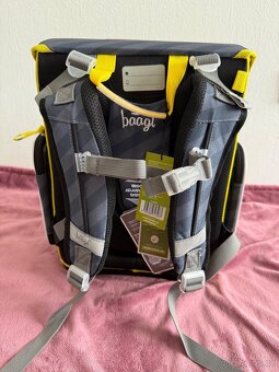 Nova skolni aktovka Baagl bagr - 2
