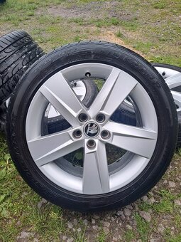 Alu kola 5x100 originál Škoda Rapid,Fabia 3 215/45 16 - 2