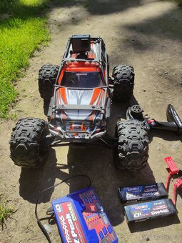 RC traksas sumit 1:8 - 2