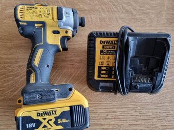 Rázový utahovák DeWALT 887 - 2