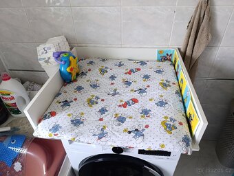 Přebalovací pult na pračku - 2