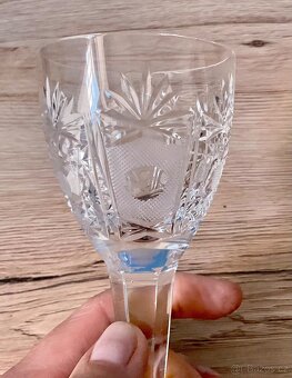 Sada šesti skleniček na alkohol z broušeného skla - 2