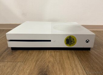 XBOX ONE S 500gb - herní konzole + 3 hry zdarma - 2