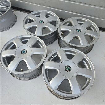 ALU KOLA SKODA FABIA ROOMSTER RAPID 5x100 15" ET43 - 2