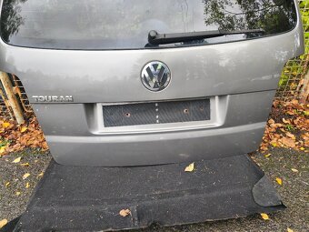 VW Touran -páté dveře, viko kufru - 2