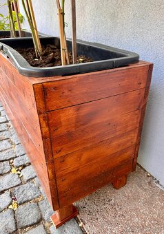 Dřevěný květináč - 2