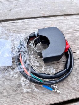 Vypínač na řiditka moto - univerzální - 2