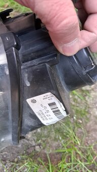 Golf 5 světlomet přední - 2