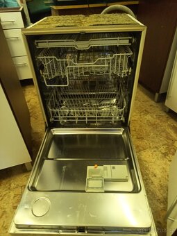 Myčka Miele Dolce vita - 2