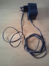 Prodám Síťový adaptér z 230V na 6V. - 2