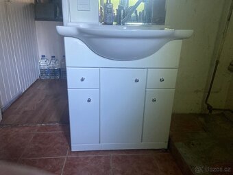 Koupelnová skříňka š 80 cm - 2