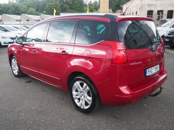 2011 Peugeot 5008 1.6i 115kW 7míst - 2