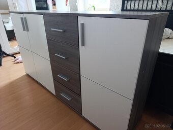 Komoda - 2