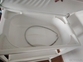 Přebalovací pult s vaničkou - 2