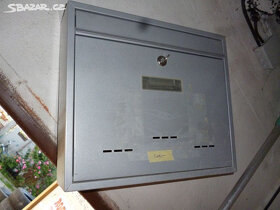 dveře L a P 60, 70,80 cm , 500 -800kč.90 L za 1000kč - 2