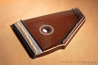 Swarmandal - Indická citera s 36 strunami - 2